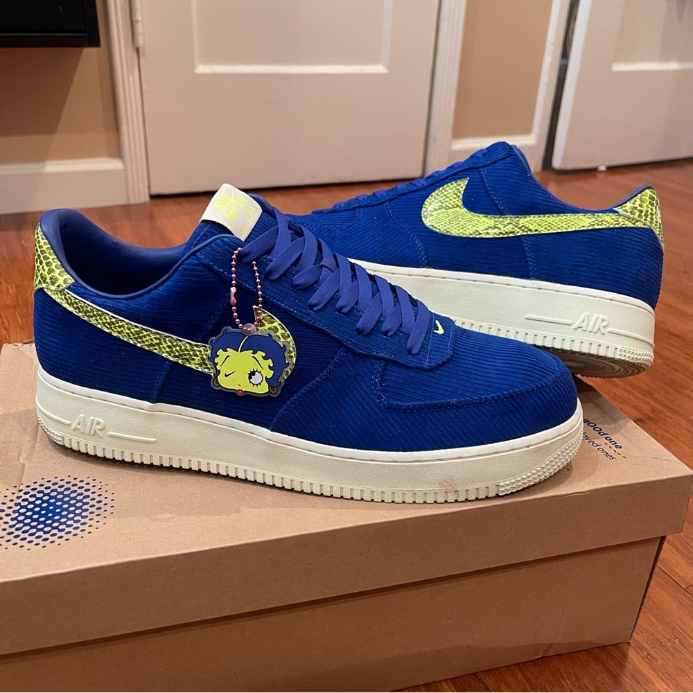 Nike Olivia Kim Air Force 1 Glow In The Dark